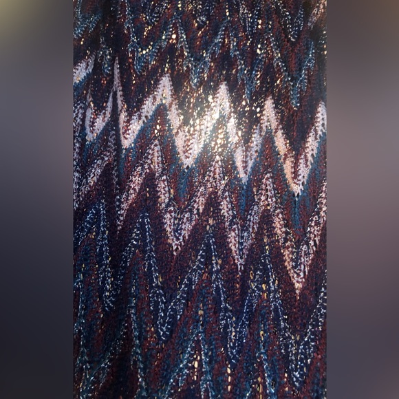 Ladies Zigzag Pattern Top Wine Blue Turquoise with Metallic Accents 1X - Picture 10 of 10